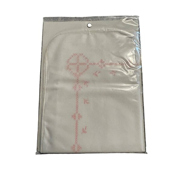 Vogart Crafts Embroidery Kit "Heritage Collection" Four Napkins Exclusive Luxury - Picture 2 of 2